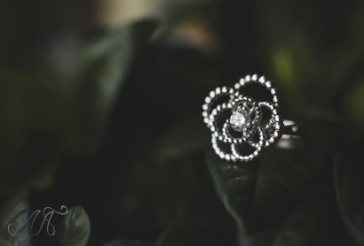 Кольцо из белого золота с одним бриллиантом