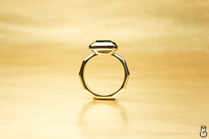 Витое золотое кольцо с турмалином